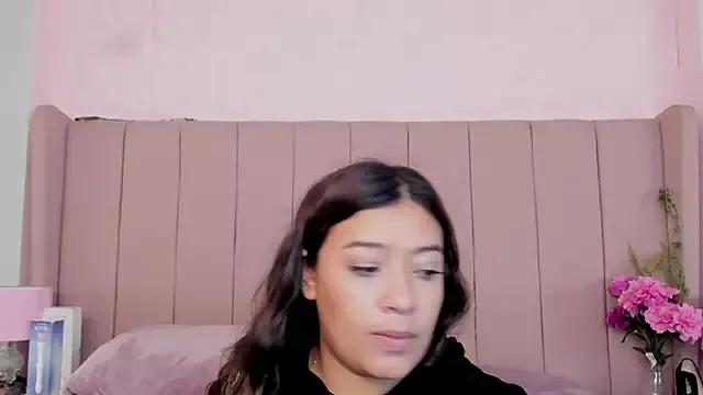 MollyBigBoobs12 from StripChat is Freechat