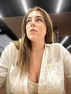 MommmyYummy from StripChat is Freechat