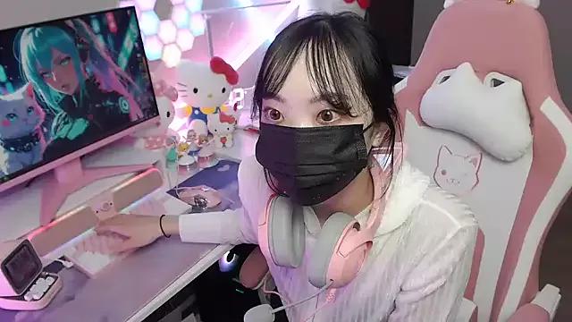 momo_room from StripChat is Freechat