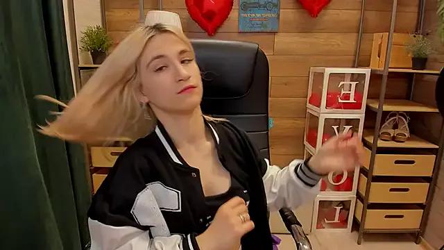 Mad beauty - checkout our excited streamers as they tease to their beloved melodies and slowly squirt for enjoyment to appease your wildest wishes.