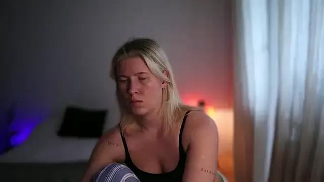 moonamii from StripChat is Freechat