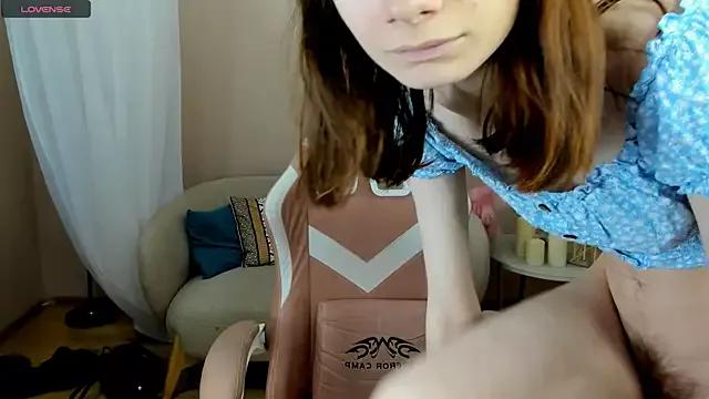Mophie_ webcams show profile image 