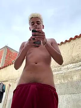 MrLeoLatino from StripChat is Freechat