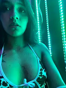 Nahomy_cute1 from StripChat is Freechat