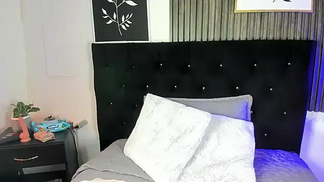 nanny__cute from StripChat is Freechat