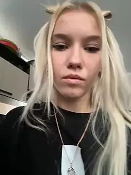 NaomiHita from StripChat is Freechat