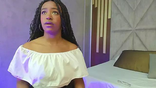 NaomiReyes from StripChat is Freechat