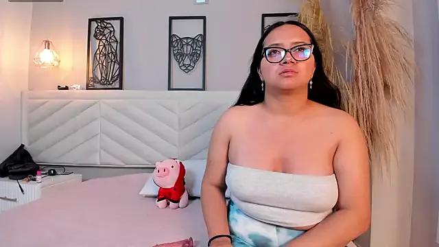 nathalia_rosee from StripChat is Freechat