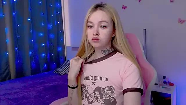 Mad beauty - checkout our excited streamers as they tease to their beloved melodies and slowly squirt for enjoyment to appease your wildest wishes.