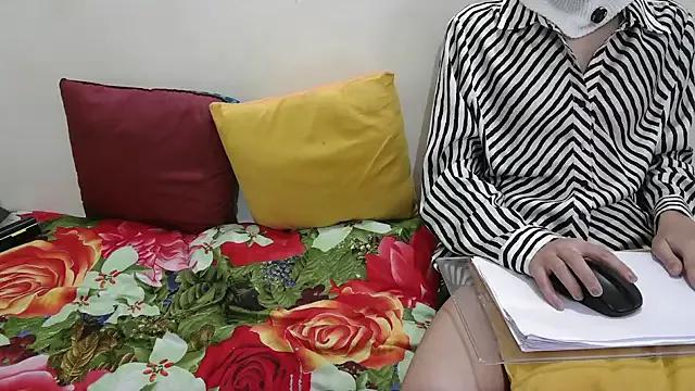 NaughtyThrouple from StripChat is Freechat