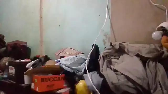Nicky52 from StripChat is Freechat