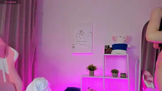 Mad beauty - checkout our excited streamers as they tease to their beloved melodies and slowly squirt for enjoyment to appease your wildest wishes.
