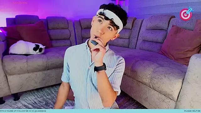 Mad beauty - checkout our excited streamers as they tease to their beloved melodies and slowly squirt for enjoyment to appease your wildest wishes.