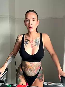 Photos of Nikki__Foxx from StripChat is Freechat