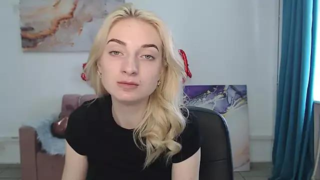 NinaRichiS from StripChat is Freechat