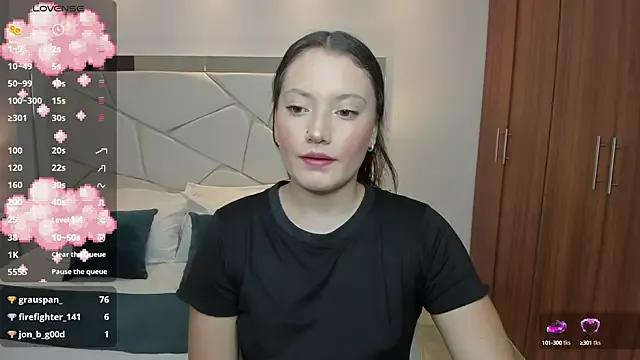 nylaa_rose from StripChat is Freechat