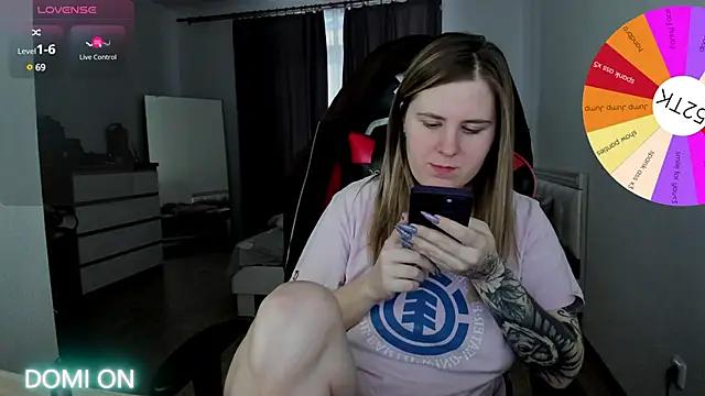 Mad beauty - checkout our excited streamers as they tease to their beloved melodies and slowly squirt for enjoyment to appease your wildest wishes.