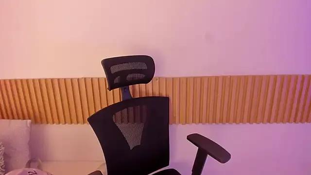 OliviaSweett from StripChat is Freechat