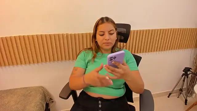Mad beauty - checkout our excited streamers as they tease to their beloved melodies and slowly squirt for enjoyment to appease your wildest wishes.