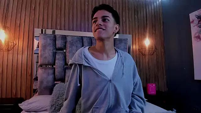 Mad beauty - checkout our excited streamers as they tease to their beloved melodies and slowly squirt for enjoyment to appease your wildest wishes.