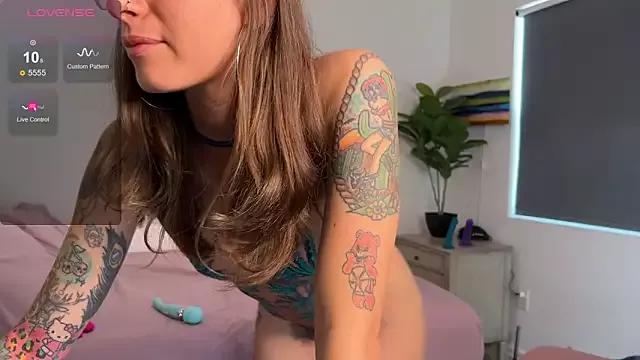 Pearl_Sage from StripChat is Freechat