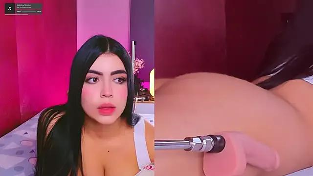 perla_cm from StripChat is Freechat