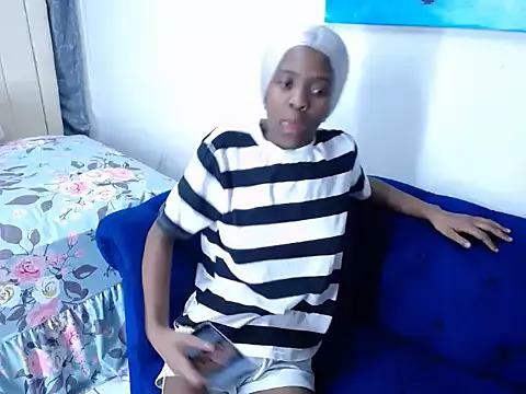 PetiteBody from StripChat is Freechat