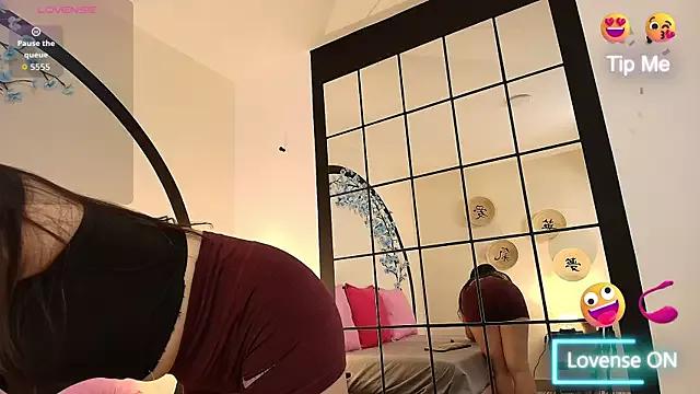 Mad beauty - checkout our excited streamers as they tease to their beloved melodies and slowly squirt for enjoyment to appease your wildest wishes.