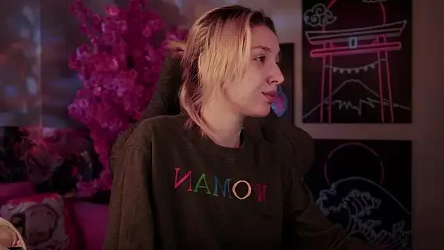 Mad beauty - checkout our excited streamers as they tease to their beloved melodies and slowly squirt for enjoyment to appease your wildest wishes.