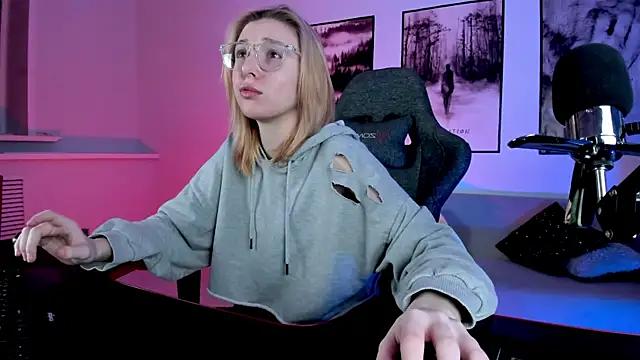 Mad beauty - checkout our excited streamers as they tease to their beloved melodies and slowly squirt for enjoyment to appease your wildest wishes.