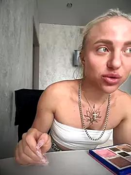 Mad beauty - checkout our excited streamers as they tease to their beloved melodies and slowly squirt for enjoyment to appease your wildest wishes.