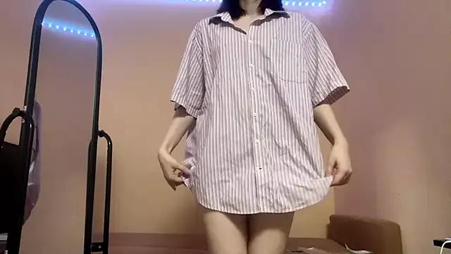 Pipeanny from StripChat is Freechat