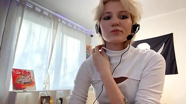 Mad beauty - checkout our excited streamers as they tease to their beloved melodies and slowly squirt for enjoyment to appease your wildest wishes.