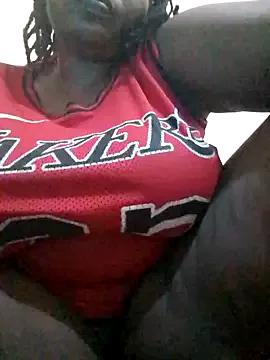 pretty-donna from StripChat is Freechat