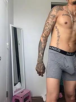 Prettyboiflaco from StripChat is Freechat