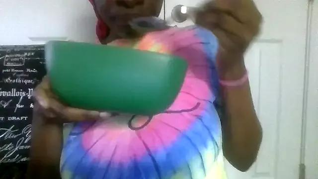prettymaa from StripChat is Freechat