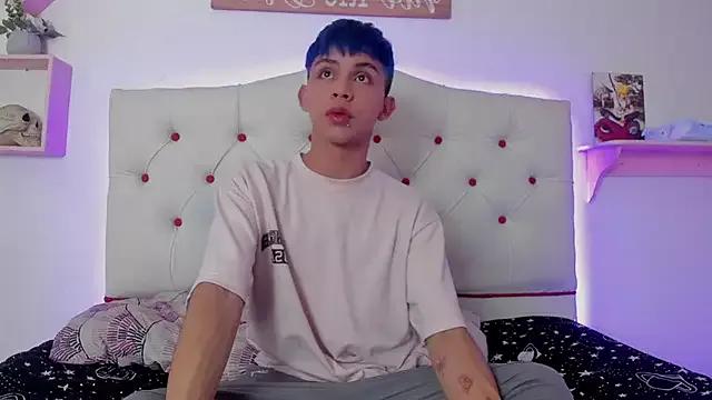 Princeapolo_anki from StripChat is Freechat
