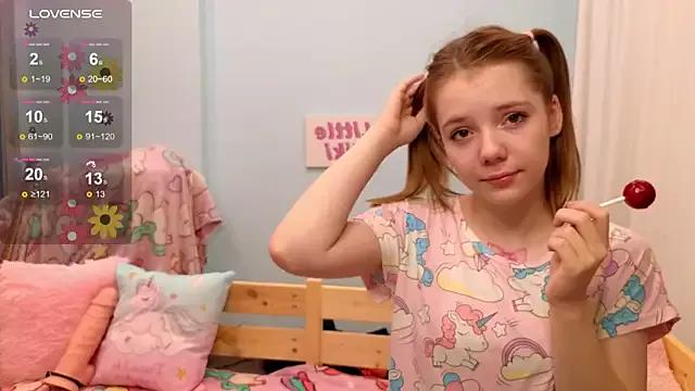 PrincessLittleKiki from StripChat is Freechat