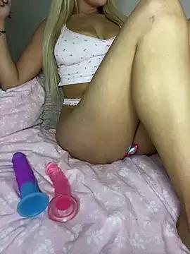 Princesspinkxo from StripChat is Freechat