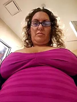 PrurientKitty from StripChat is Freechat