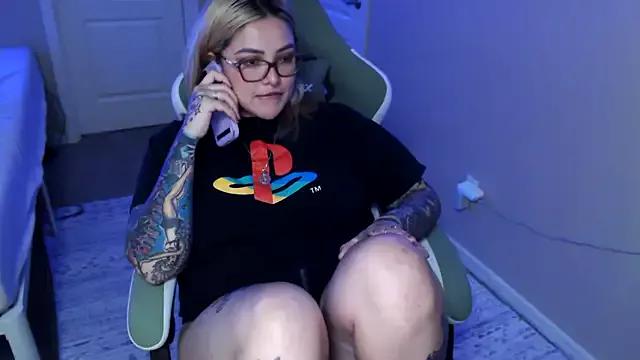 Mad beauty - checkout our excited streamers as they tease to their beloved melodies and slowly squirt for enjoyment to appease your wildest wishes.