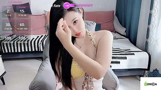 QQ-tutu from StripChat