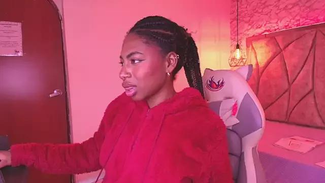 Queen_perla_ from StripChat