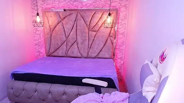 Queen_perla_ from StripChat