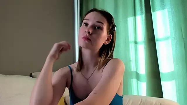 QueenieHathaway from StripChat is Freechat