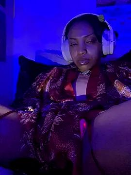 Queenkimi777 from StripChat is Freechat