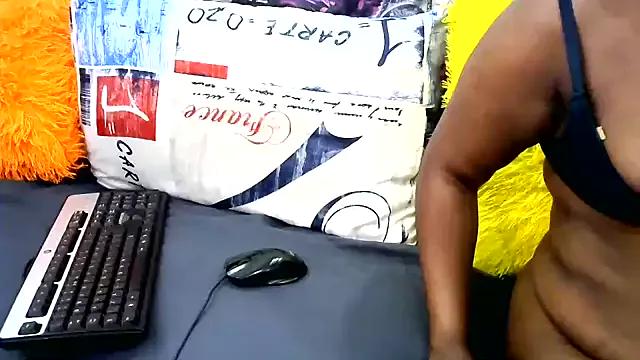 QueenRomaxx1 from StripChat is Freechat