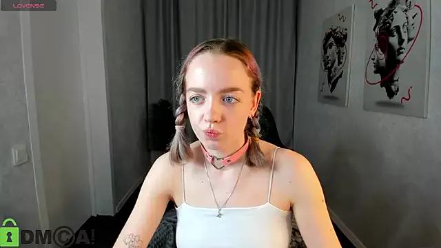 Mad beauty - checkout our excited streamers as they tease to their beloved melodies and slowly squirt for enjoyment to appease your wildest wishes.