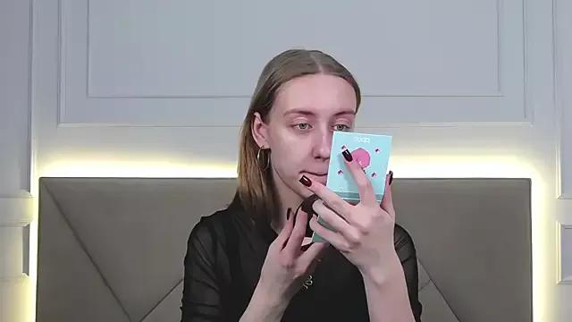 RachaelCute from StripChat is Freechat