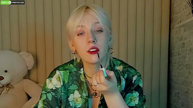 Mad beauty - checkout our excited streamers as they tease to their beloved melodies and slowly squirt for enjoyment to appease your wildest wishes.
